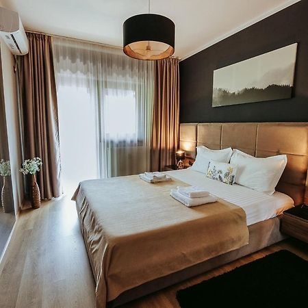 Charlotte Apartment - 2Bedrooms W Parking Near Nymphaea Oradea Exterior foto