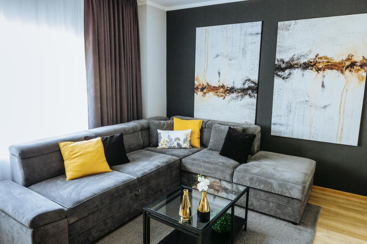 Charlotte Apartment - 2Bedrooms W Parking Near Nymphaea Oradea Exterior foto