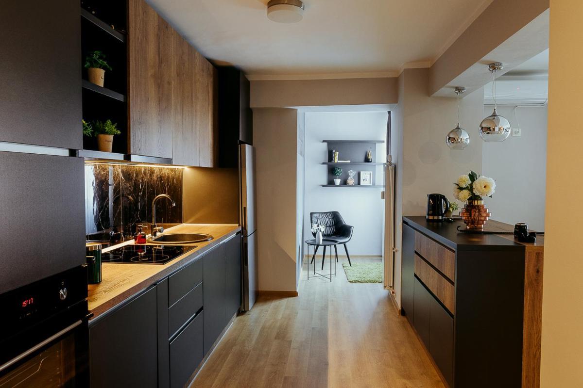 Charlotte Apartment - 2Bedrooms W Parking Near Nymphaea Oradea Exterior foto
