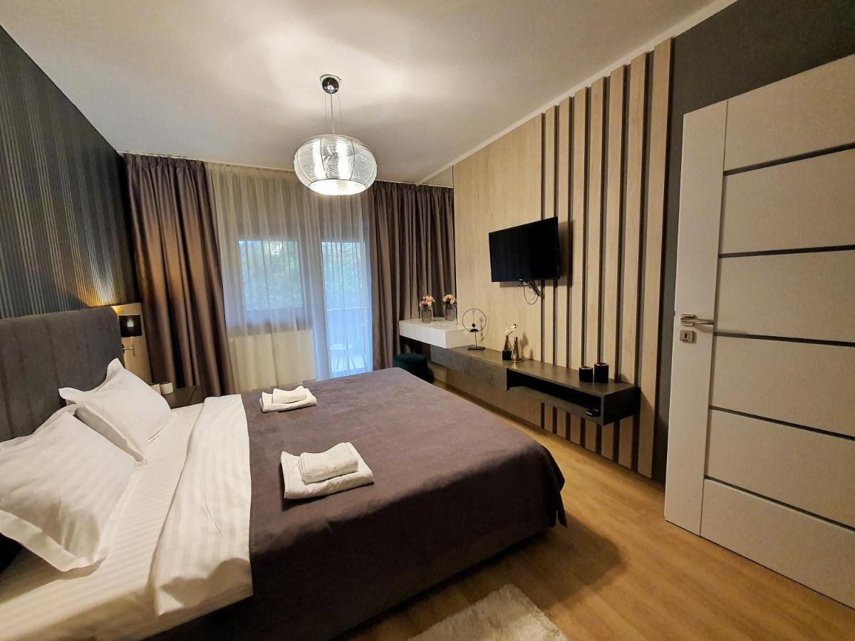 Charlotte Apartment - 2Bedrooms W Parking Near Nymphaea Oradea Exterior foto