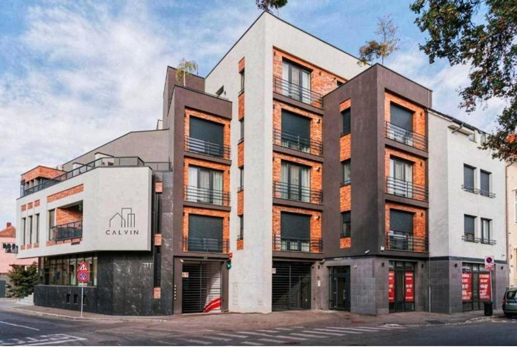 Charlotte Apartment - 2Bedrooms W Parking Near Nymphaea Oradea Exterior foto